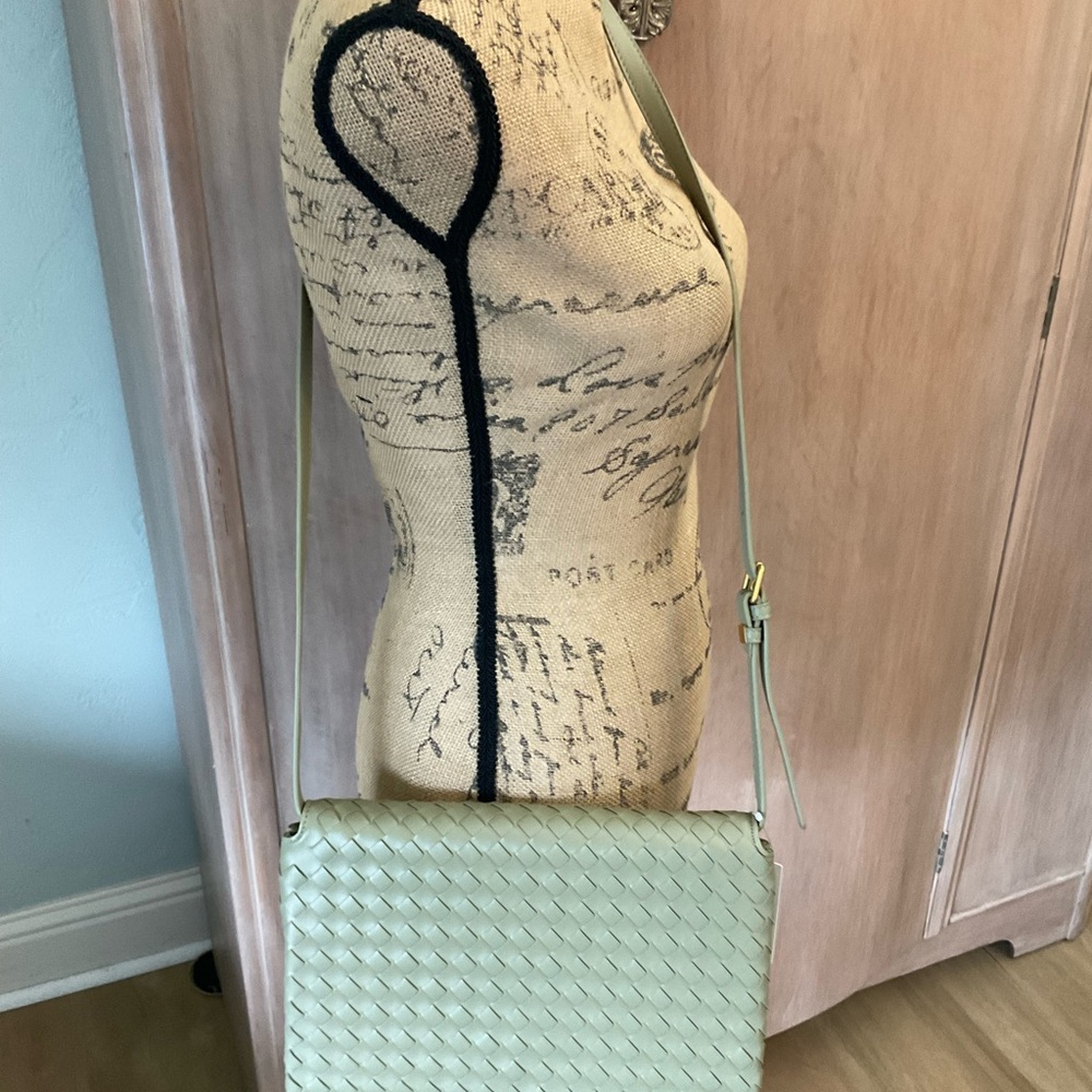 Anthropologie Foldover Woven Clutch - Picture 15 of 16